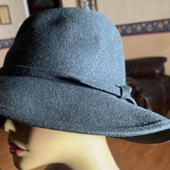 Imperial Elegant Black Women's Hat - Picture 1 of 5